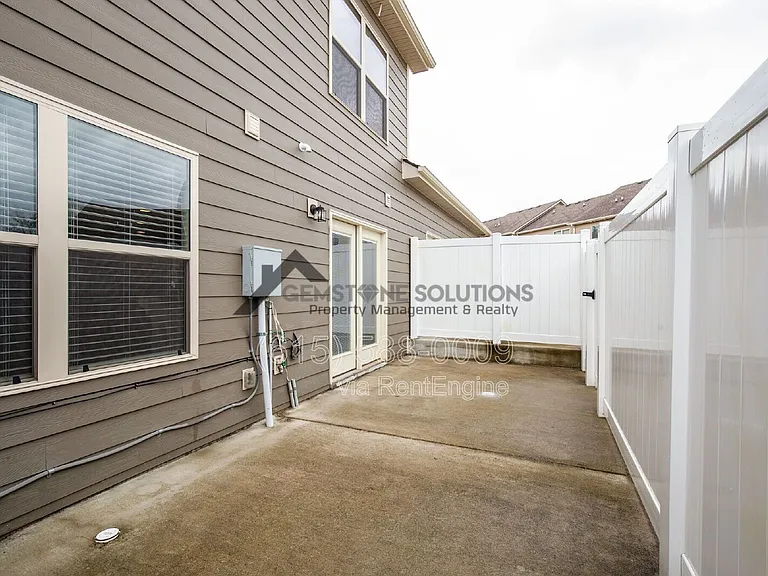 4018 Commons Dr — Photo 26