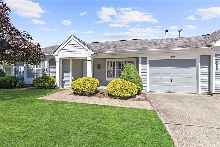 1st image of 1074A Buckingham Dr