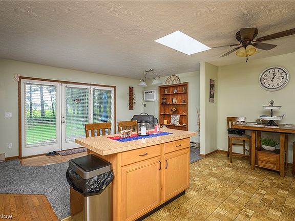 3rd image of 824-826 Reno Dr