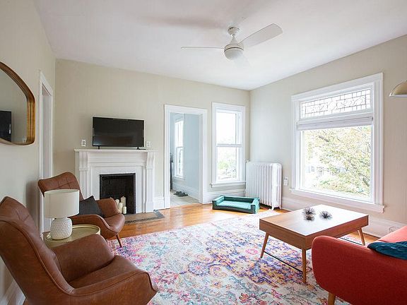 2nd image of 902 22nd St W #1