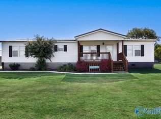 33 Pack Ln, Ardmore, TN 38449
