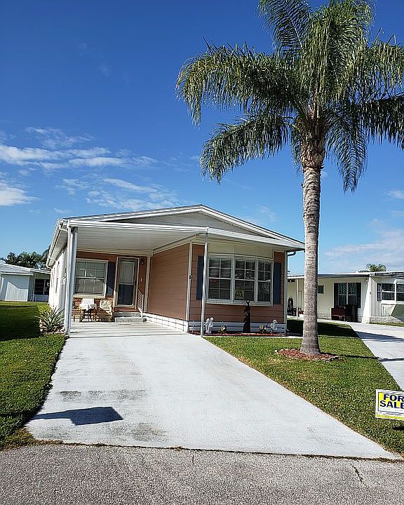 1st image of 5 Galicia Ln