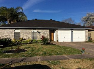 2831 Pilgrims Point Dr, Webster, TX 77598