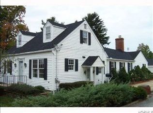 410 North St, Chardon, OH 44024