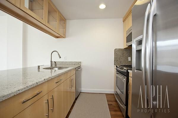 2nd image of 161-169 E 110th St #3J