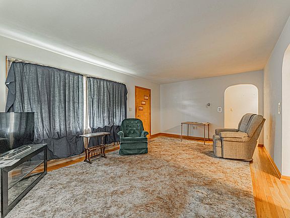 4th image of 209 Palmer Ave