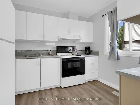 4th image of 3516 Aladdin Ln #16