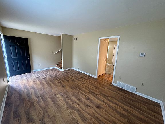 4th image of 1750 Jefferson Ave APT 4