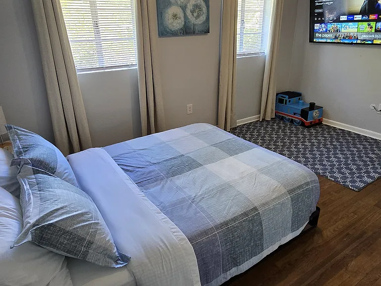 queen bedroom perfect for kids