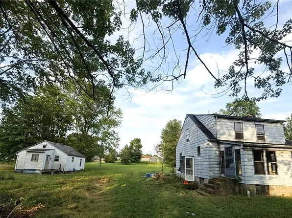 3573 Pershing Ave, Hubbard, OH 44425