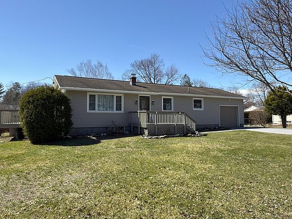 2nd image of 3 Green Knolls Lane