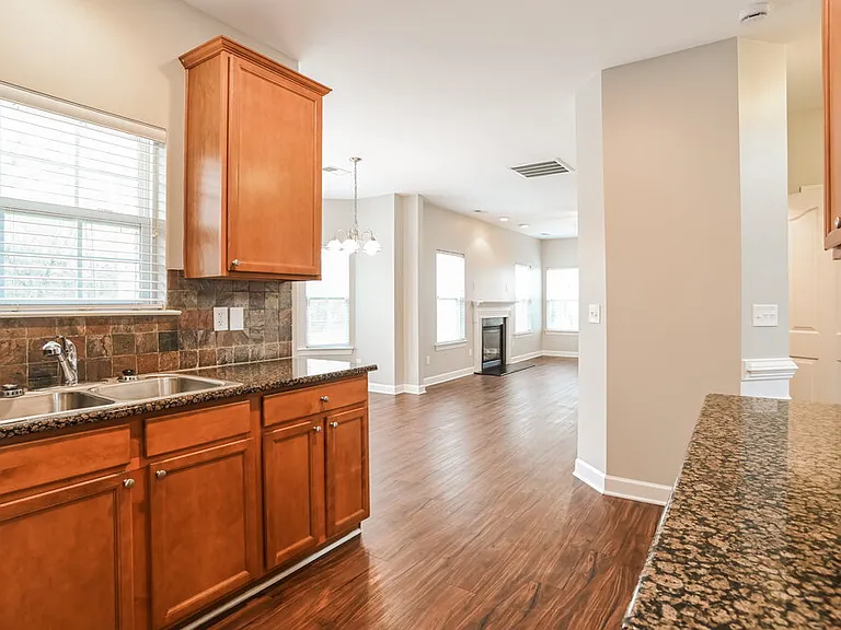 2404 Sierra Chase Dr — Photo 8