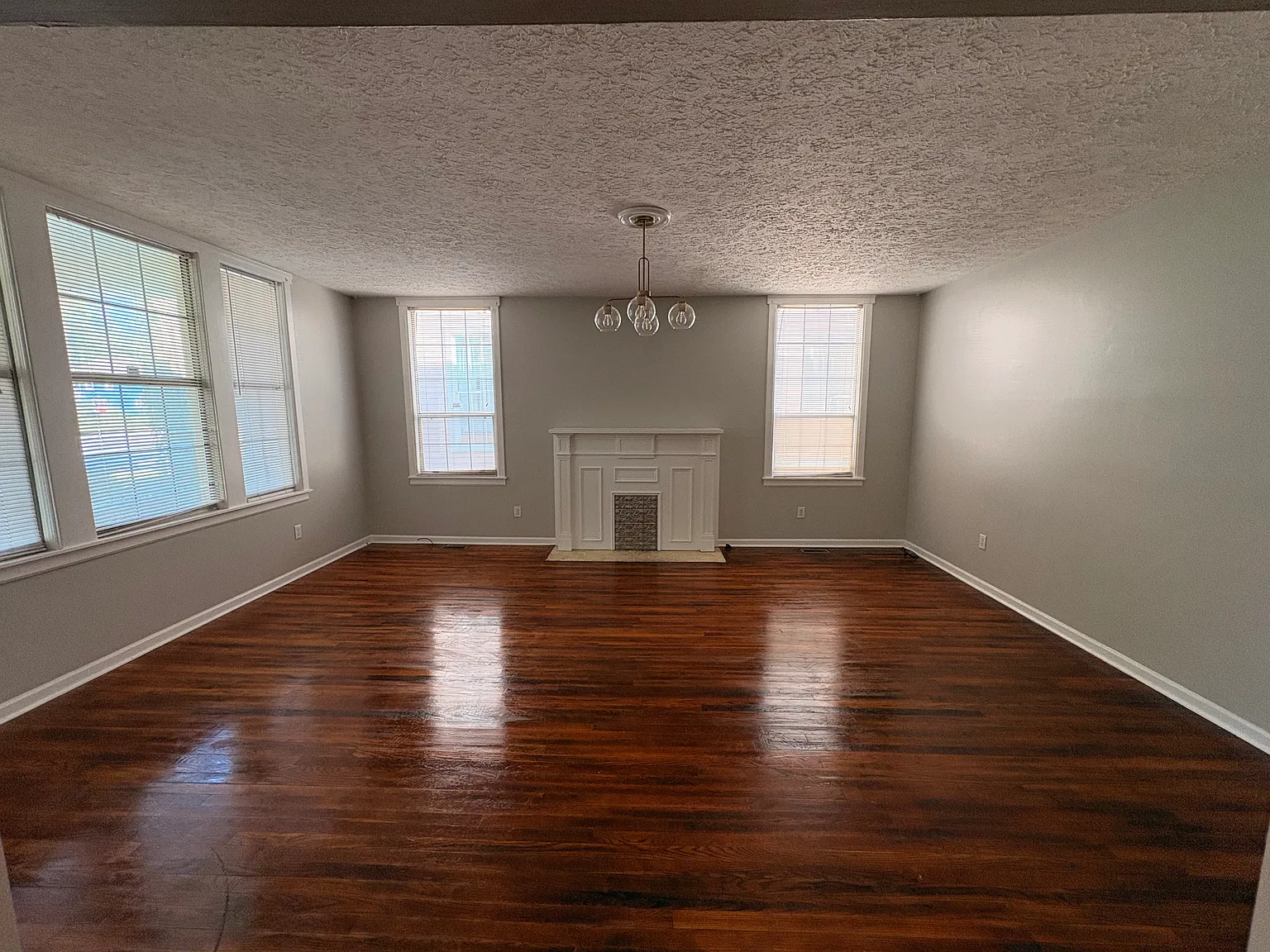 2 bed, 1300 sqft, $1,295 — Photo 3