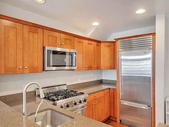 4th image of 7400 River Rd APT 419