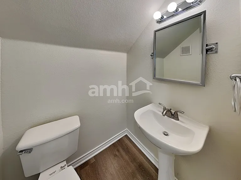 2207 Southeastern Trl — Photo 8