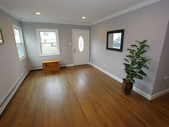 3rd image of 33 Jessen Ave