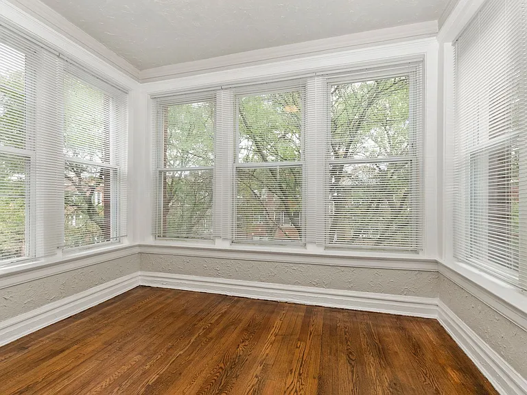 6820 - 6822 S Cornell — Photo 9