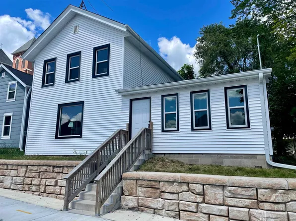 422 E Main St, Campbellsport, WI 53010