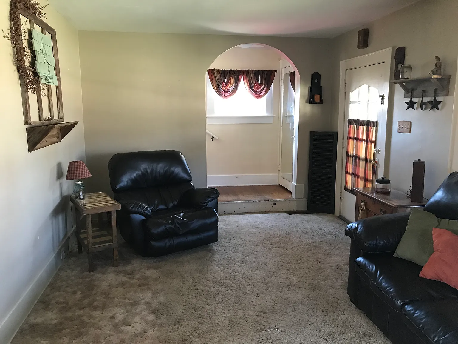 228 Parkway Dr N photo 1