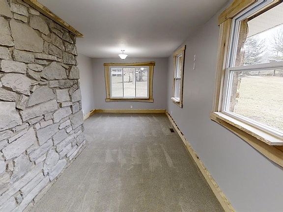 5th image of 415 Spears Ln