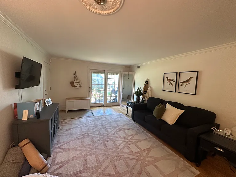 1508 W Touhy Ave #1W — Photo 8