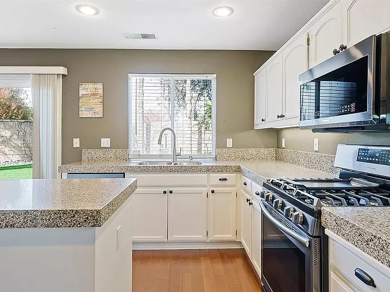 2293 Joseph Damon Dr — Photo 15