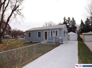 6057 Buckingham Ave, Omaha, NE 68117