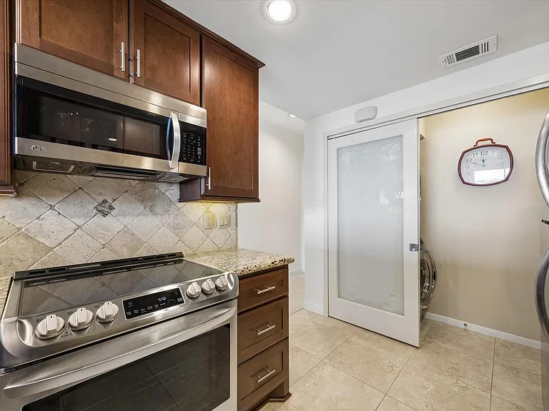351 Lakeside Ln #201 — Photo 16