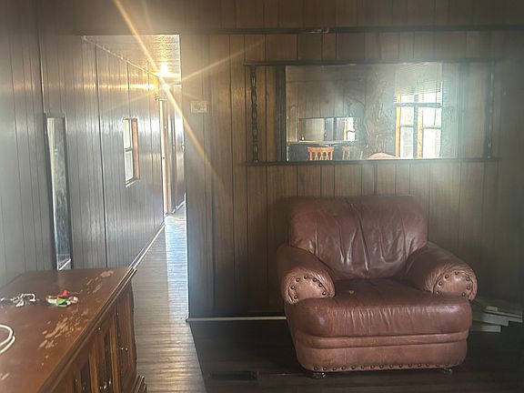2nd image of 2165 Ray Rd