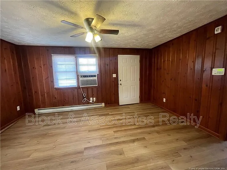 1725 Cumberland Dr — Photo 3