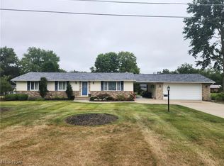 5192 Willow Dr NW, Malvern, OH 44644