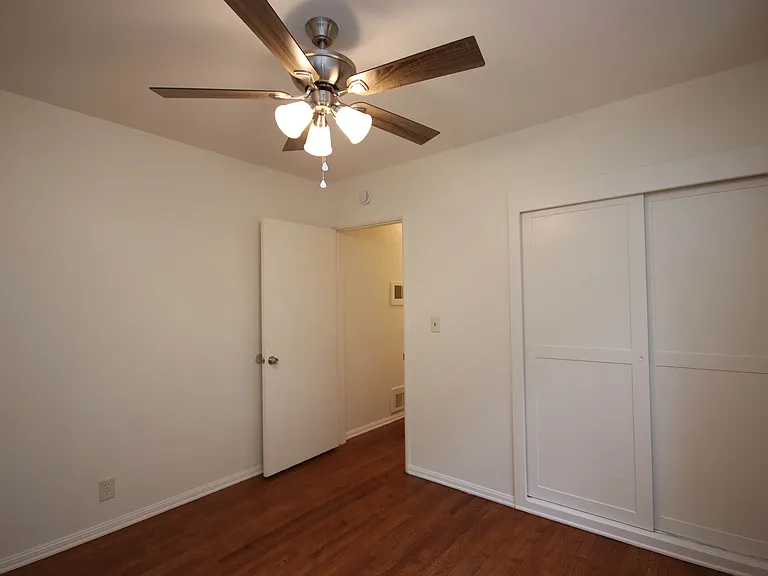 207 S 3rd Ave #3 — Photo 12