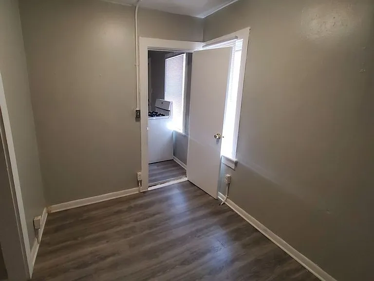 1532 S 13th St. (Duplex + Back Cottage) — Photo 10