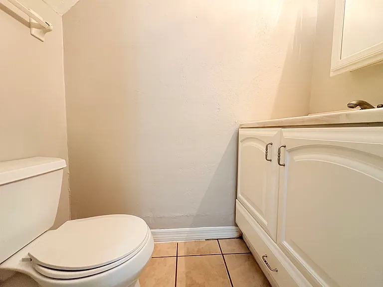 1007 Sutor Rd #D — Photo 6