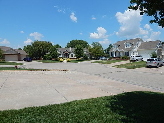 2nd image of 1314 S Ravenwood Ct