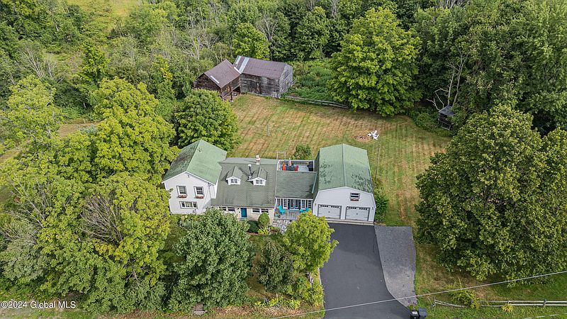3rd image of 187 E Shore Road