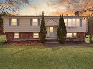 26 Sandy Ridge Cir, Sharon, MA 02067
