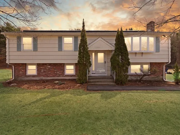 26 Sandy Ridge Cir, Sharon, MA 02067