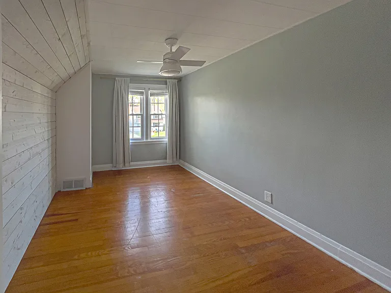 1340 E South St — Photo 21