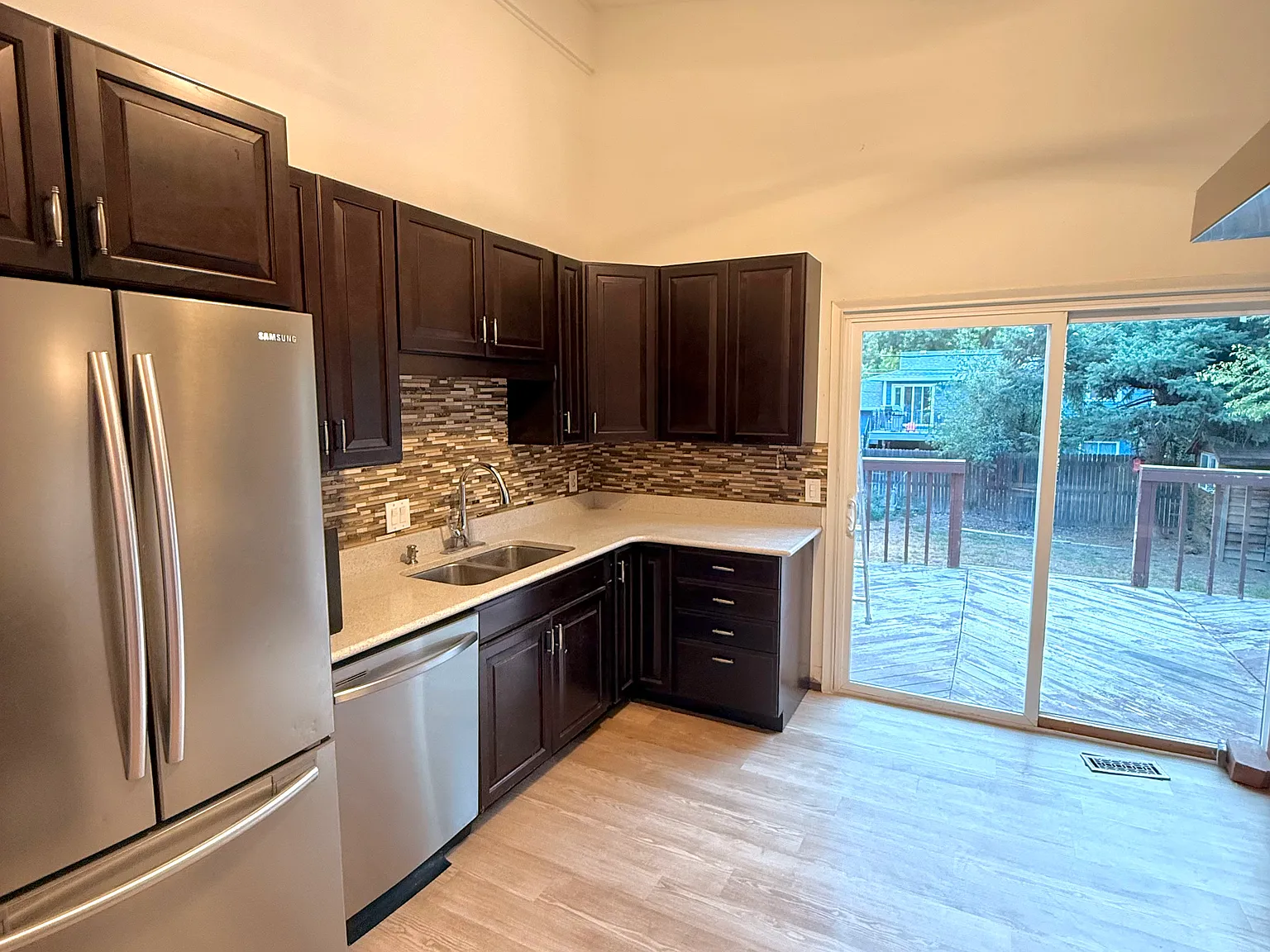 4 bed, 2075 sqft, $3,100 — Photo 4