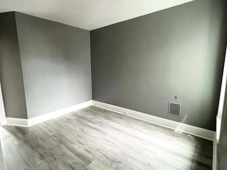 419 S 11th St — Photo 11