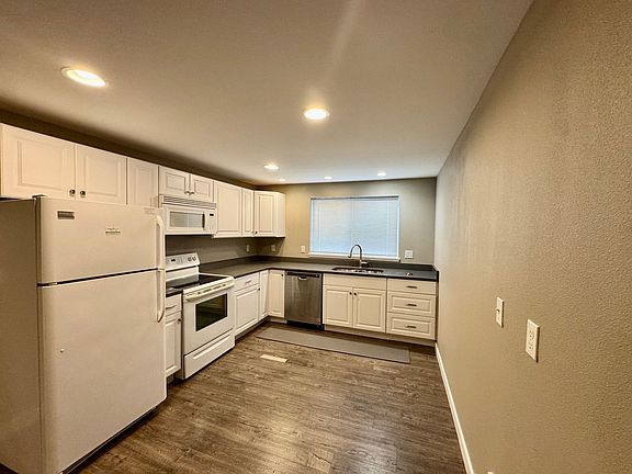 3rd image of 921 130th St SW APT A101