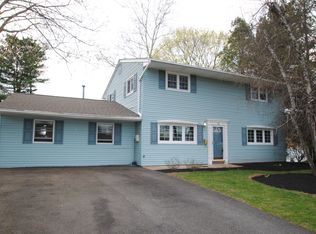 5 Darrow Ct, Kendall Park, NJ 08824