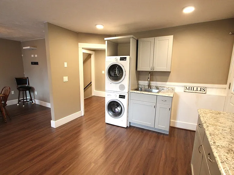 98 Plain St #C — Photo 8