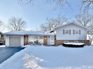 6522 Woodridge Dr, Woodridge, IL 60517