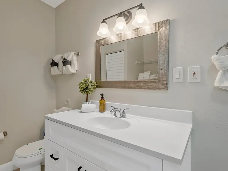 2136 Mill Ter — Photo 12