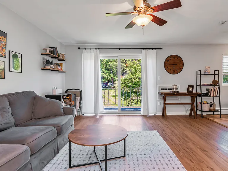 23 Edgelawn Ave #6 — Photo 9