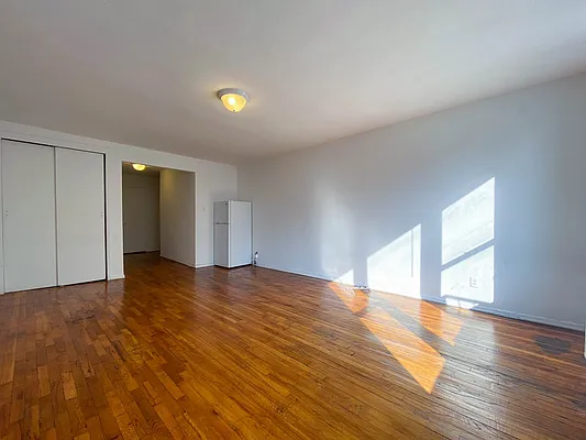 Rented by City Connections Realty | media 8