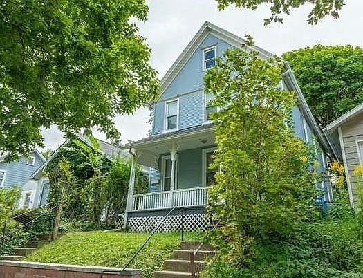 3rd image of 165 Benton St