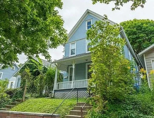 165 Benton St — Photo 3